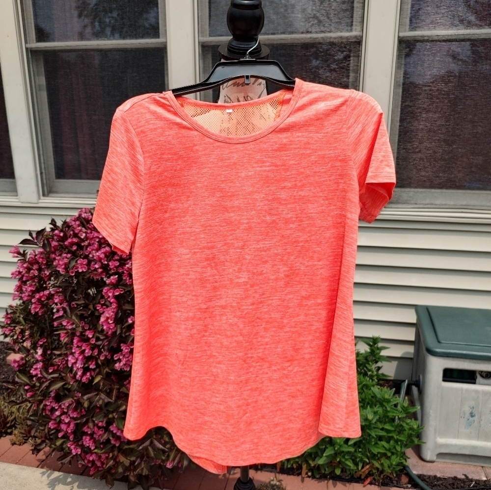 💥 3/$20 Orange Large Short Sleeve Top!